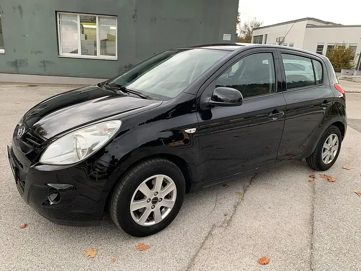 Hyundai I20 2011 photo 2