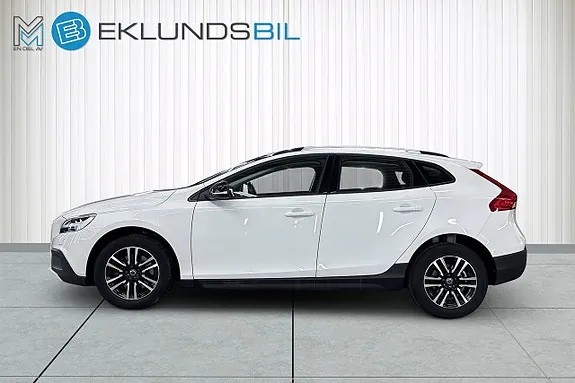 Volvo V40 Cross Country 2017 photo 2