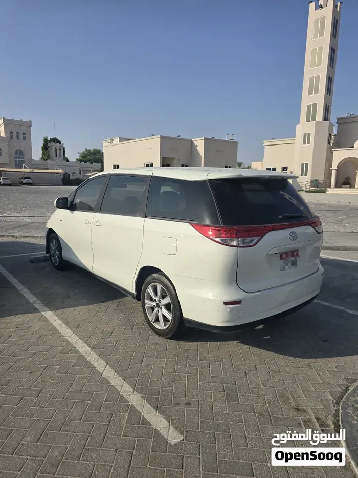 Toyota Previa 2013 photo 2