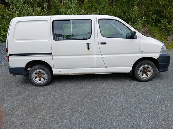 Toyota Hiace 2008 photo 2