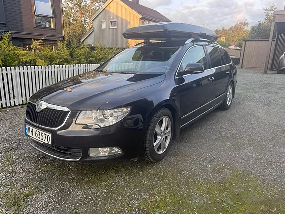Skoda Superb 2012 photo 4