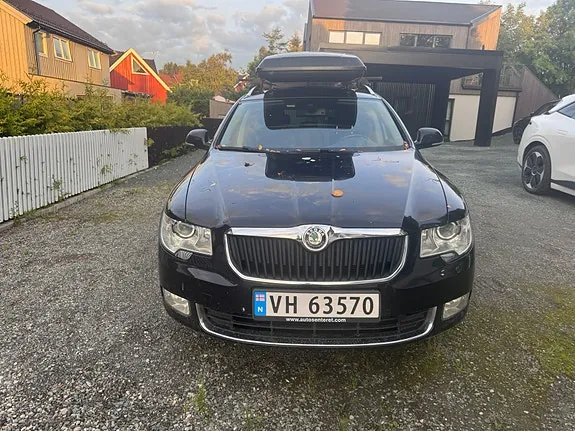 Skoda Superb 2012 photo 3