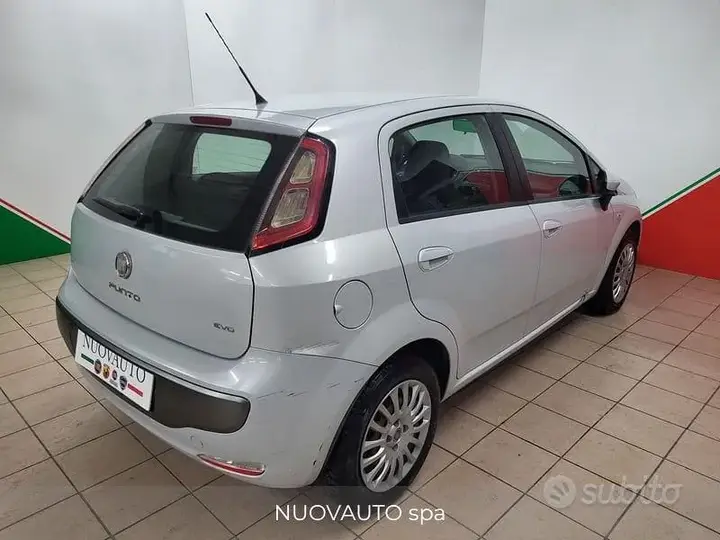 Fiat Punto 2010 photo 3