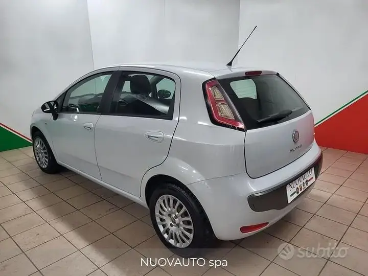Fiat Punto 2010 photo 4