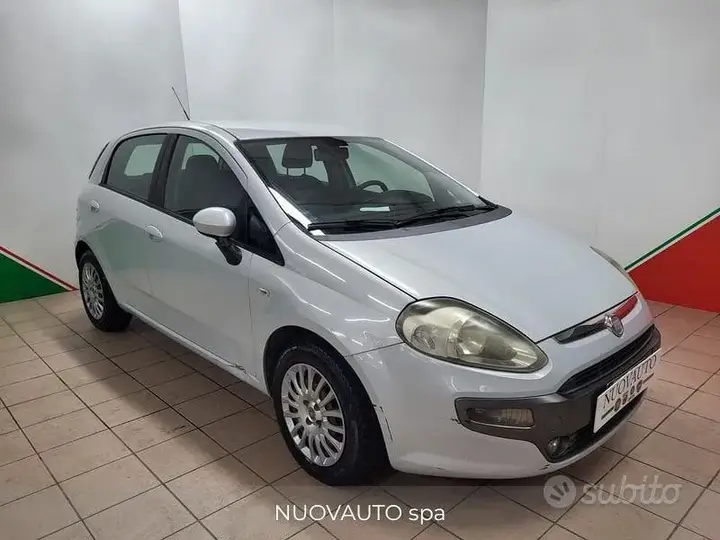 Fiat Punto 2010 photo 2