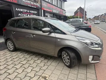 Kia Carens 2015 photo 2