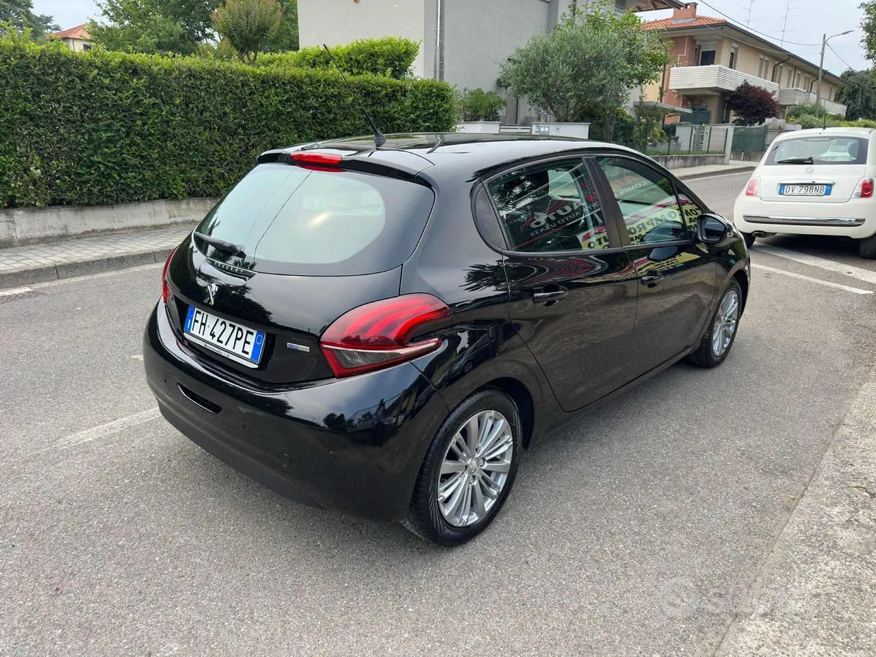 Peugeot 208 2017 photo 3