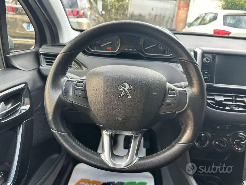 Peugeot 208 2016 photo 5