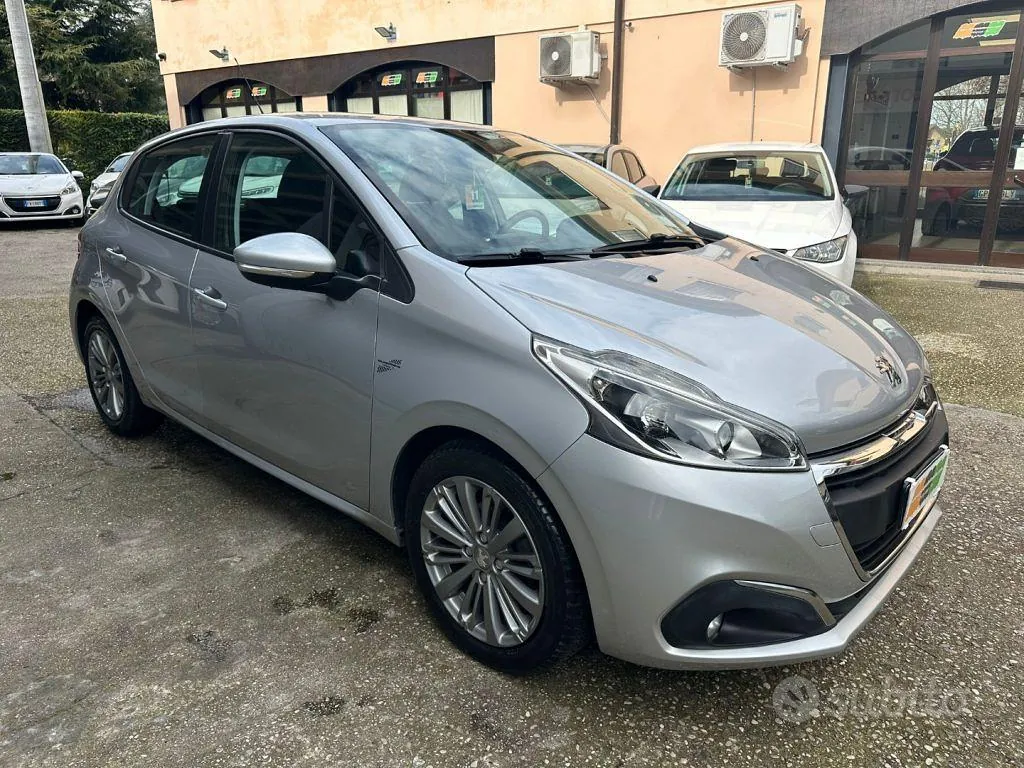 Peugeot 208 2016 photo 3
