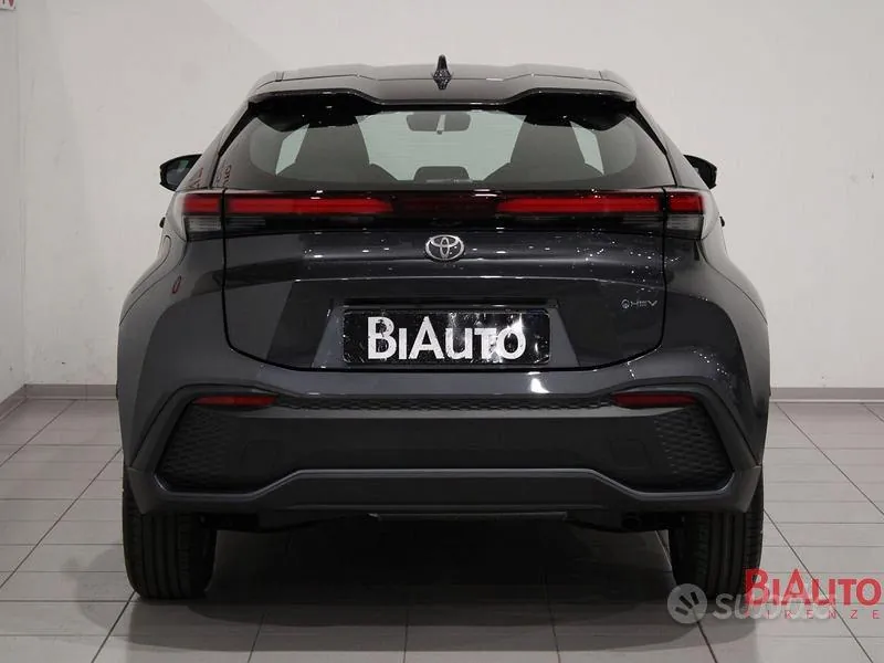 Toyota C-Hr 2025 photo 4