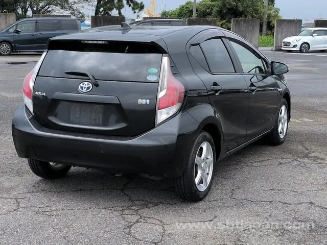 Toyota Aqua 2016 photo 4