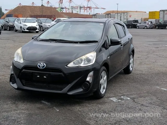 Toyota Aqua 2016 photo 2