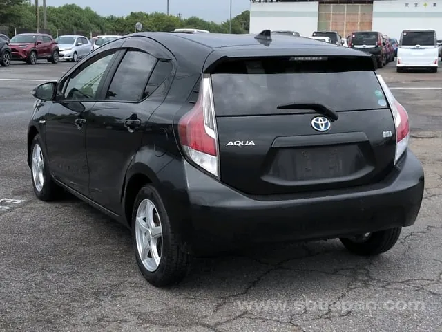 Toyota Aqua 2016 photo 3