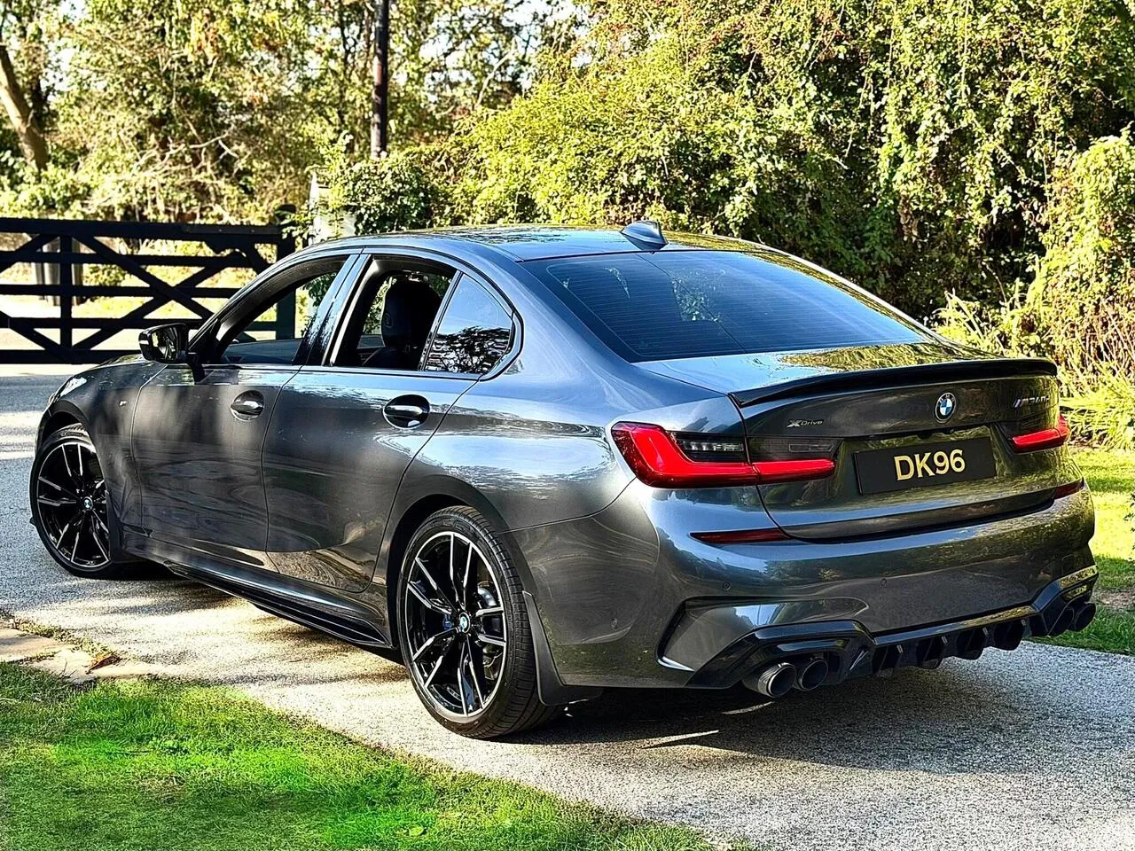 BMW 3 Series 2020 photo 3