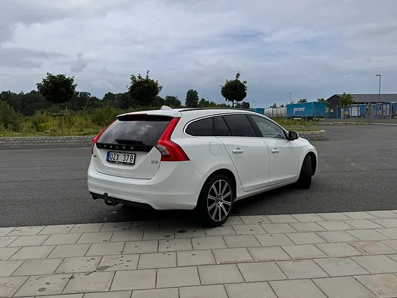 Volvo V60 2014 photo 2