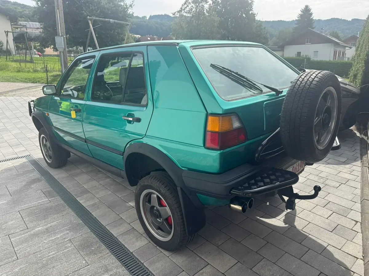 Volkswagen Golf 1990 photo 2