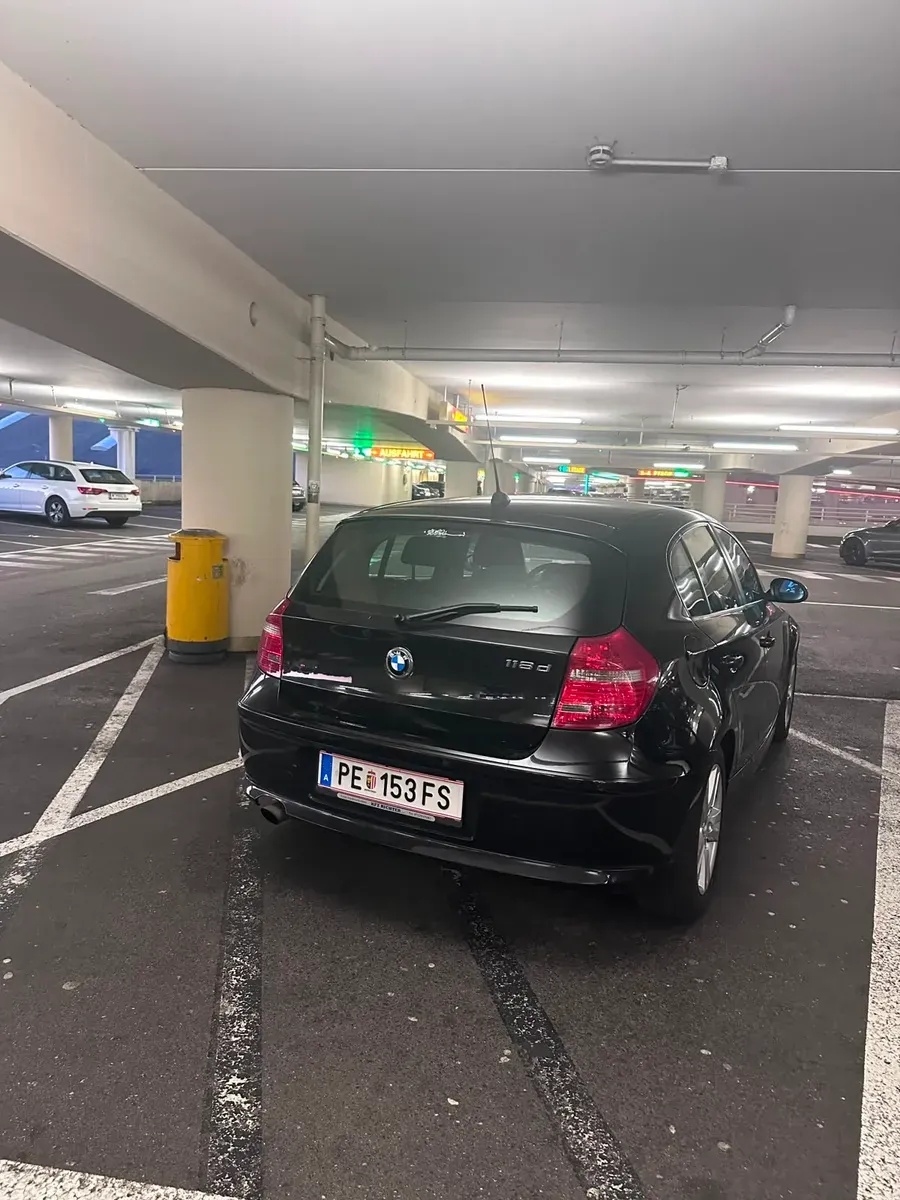 BMW 1 Series 2008 photo 2