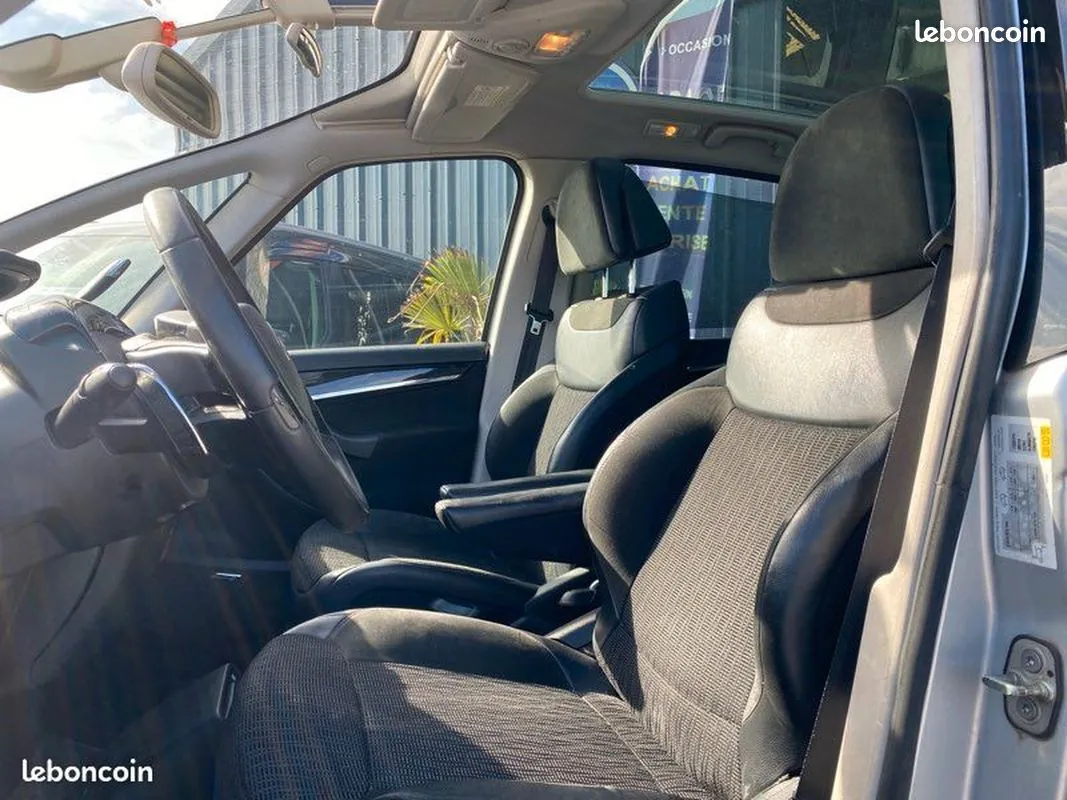 Citroen C4 2013 photo 2