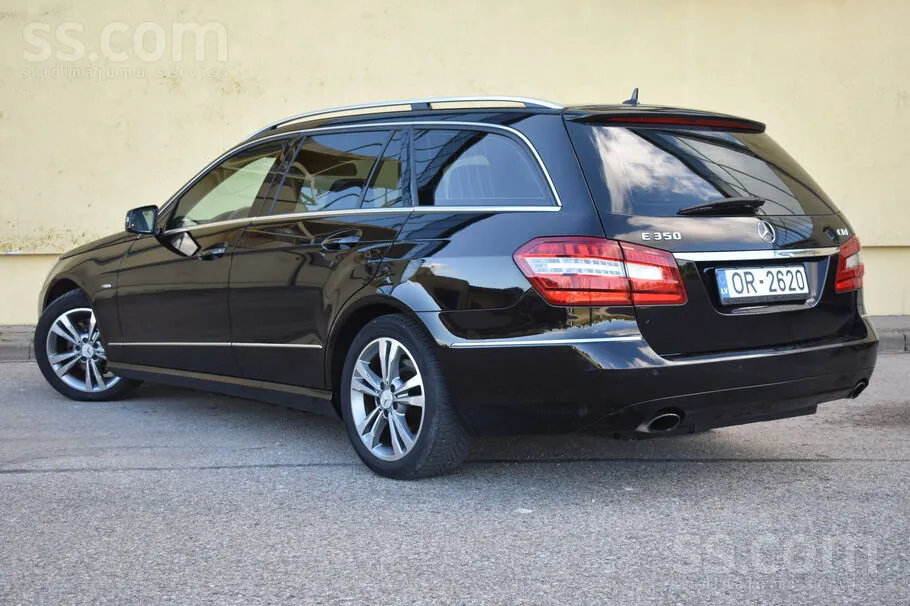Mercedes-Benz E350 2010 photo 2