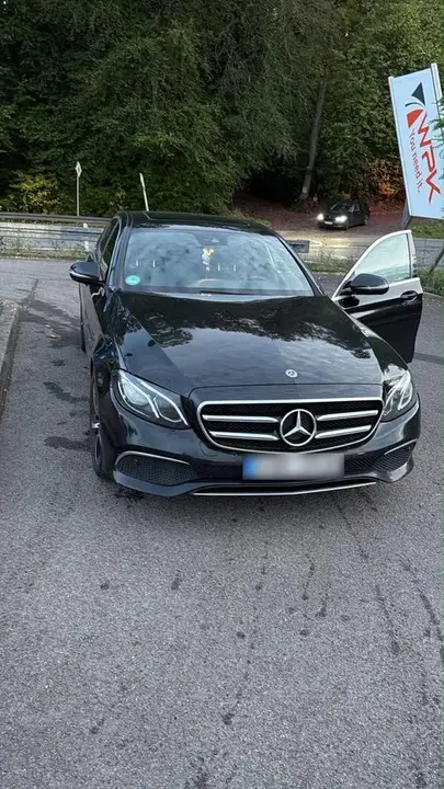 Mercedes-Benz E220D