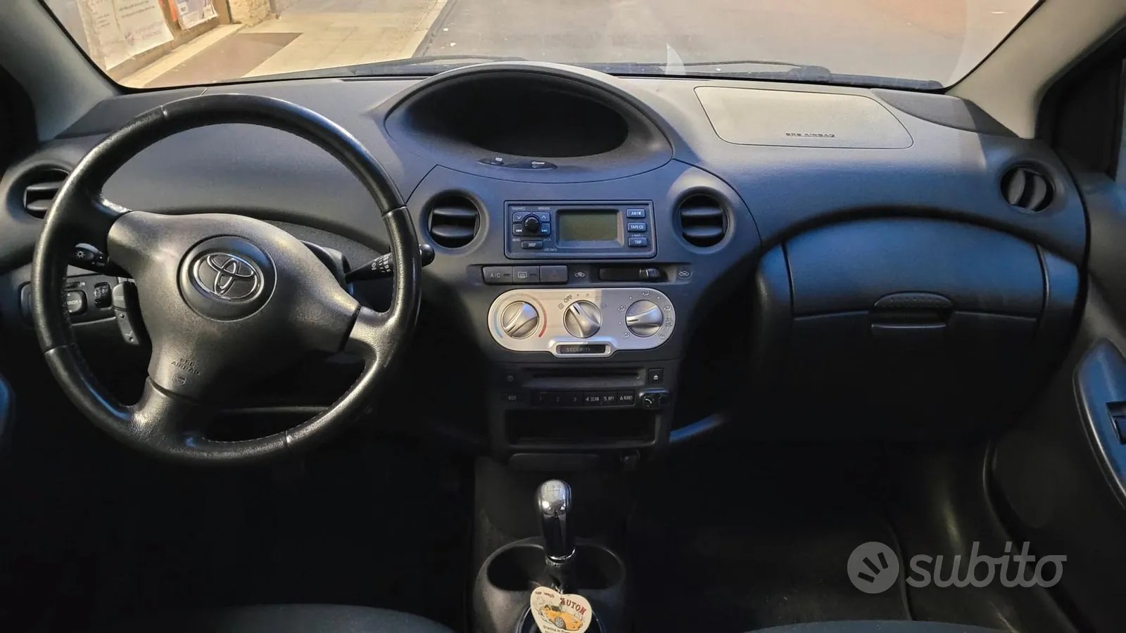 Toyota Yaris 2004 photo 5