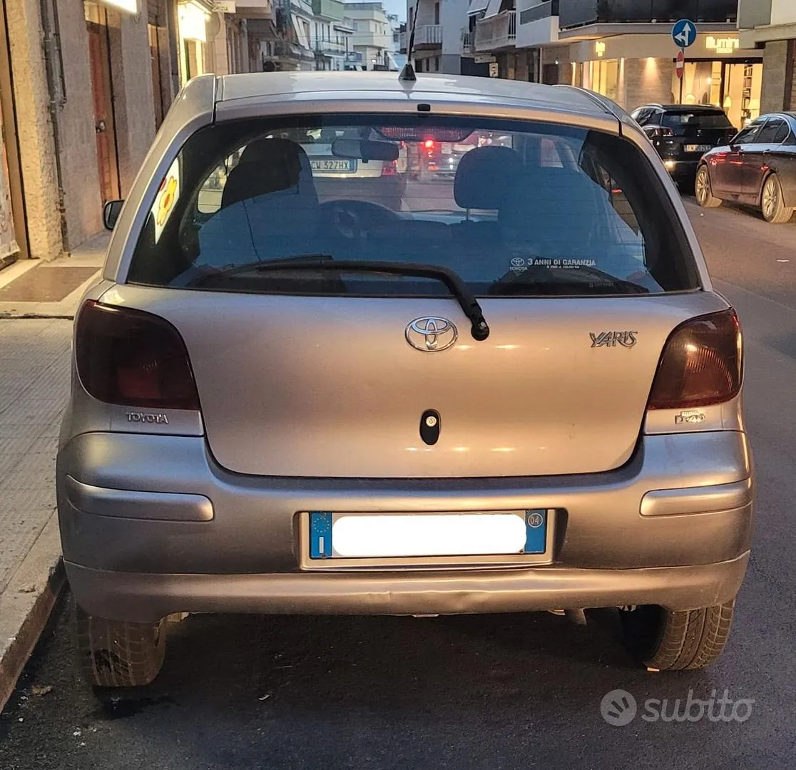 Toyota Yaris 2004 photo 2