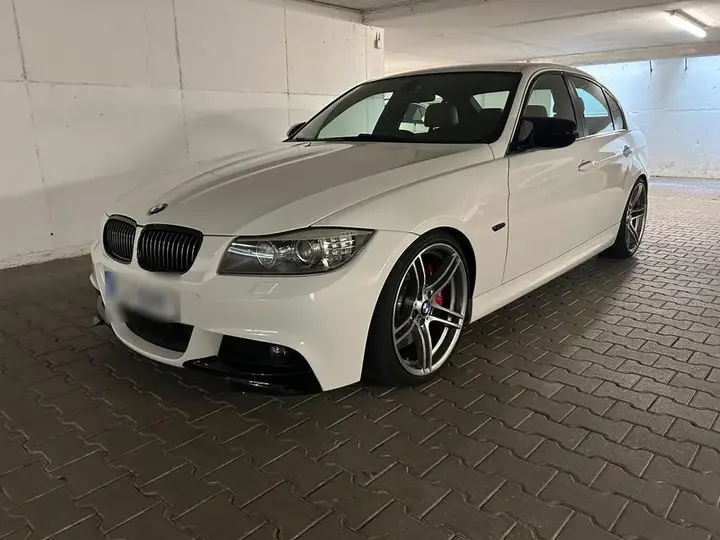 BMW E90