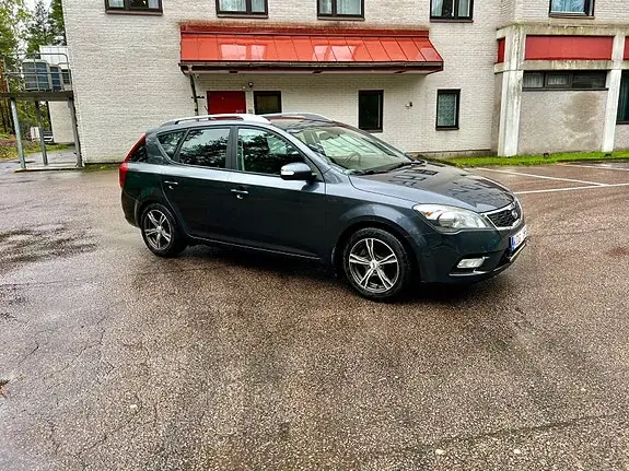 Kia Ceed 2010 photo 3