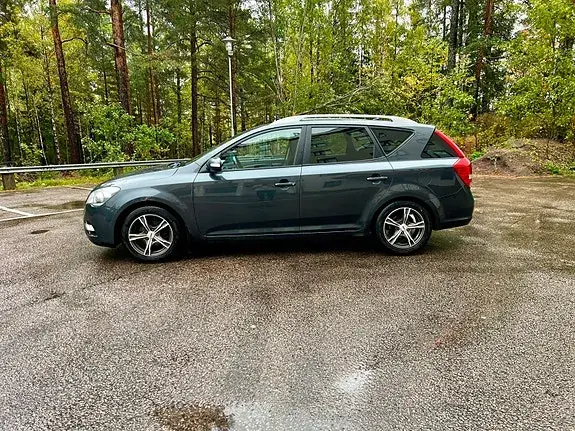 Kia Ceed 2010 photo 2