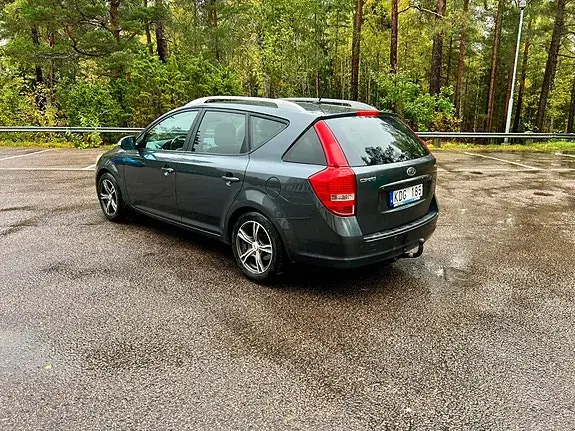 Kia Ceed 2010 photo 5