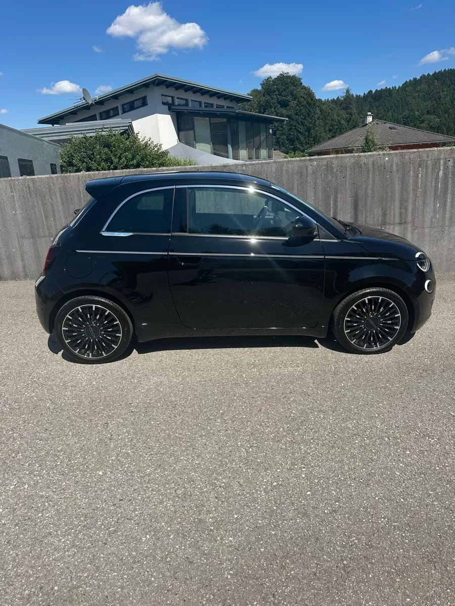 Fiat 500E 2023 photo 2