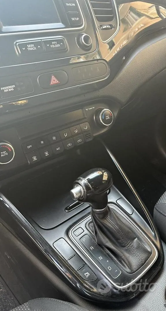 Kia Carens 2016 photo 2