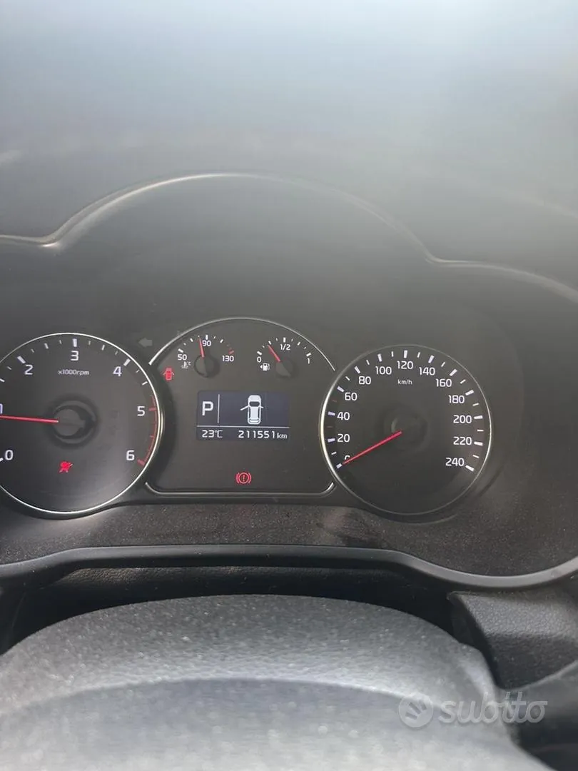Kia Carens 2016 photo 3