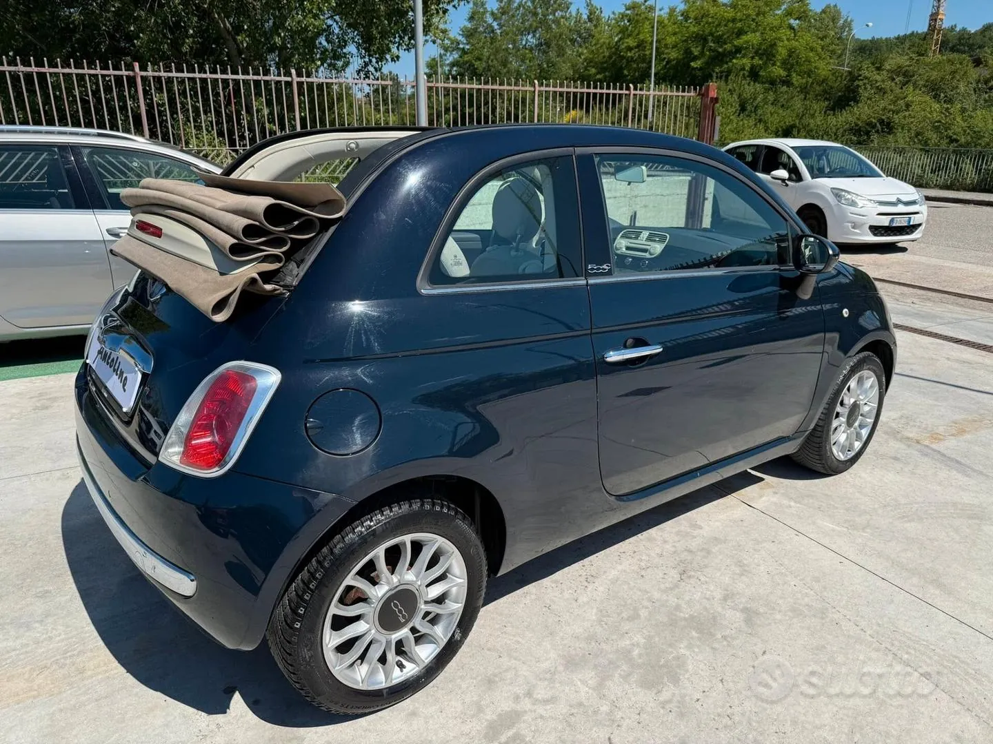 Fiat 500 Cabrio 2011 photo 2