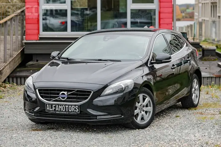 Volvo V40