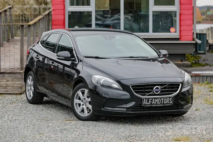 Volvo V40 2013 photo 2