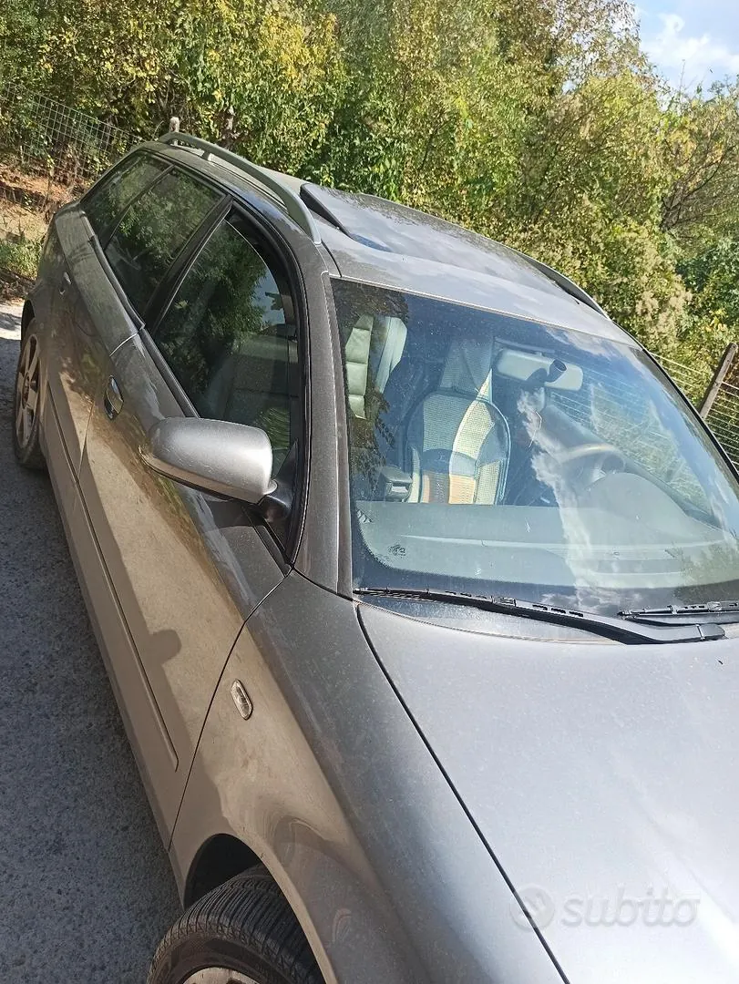 Audi A4 Avant Quattro 2003 photo 4