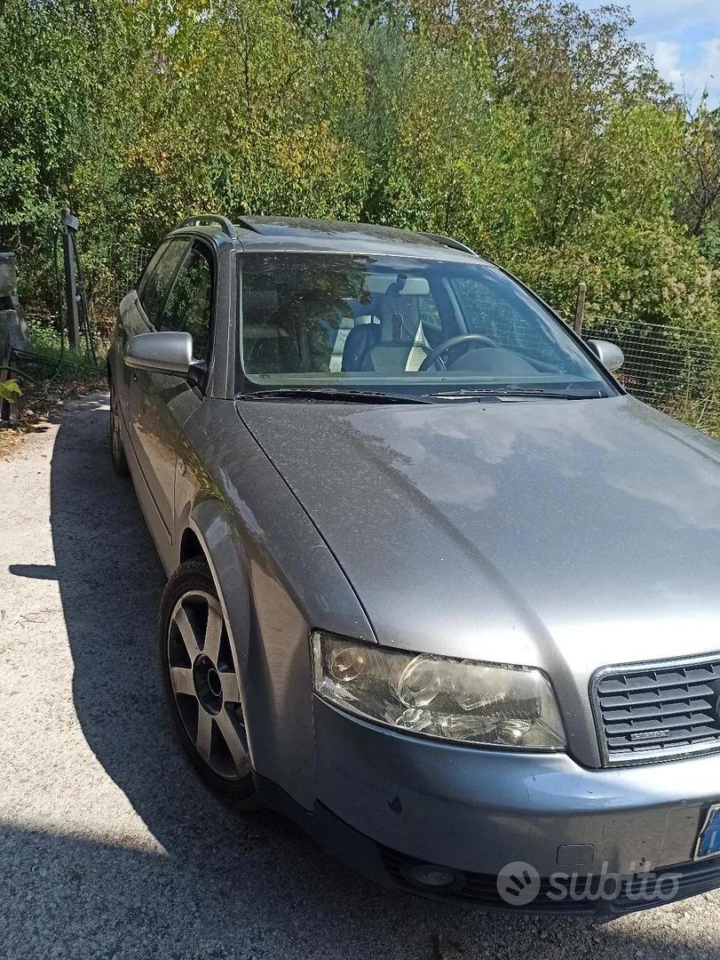 Audi A4 Avant Quattro 2003 photo 2