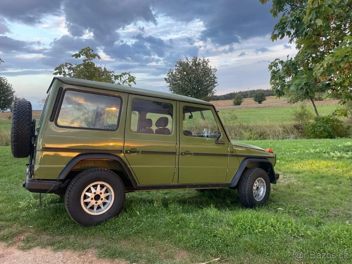 Mercedes-Benz 240Gd 1983 photo 2