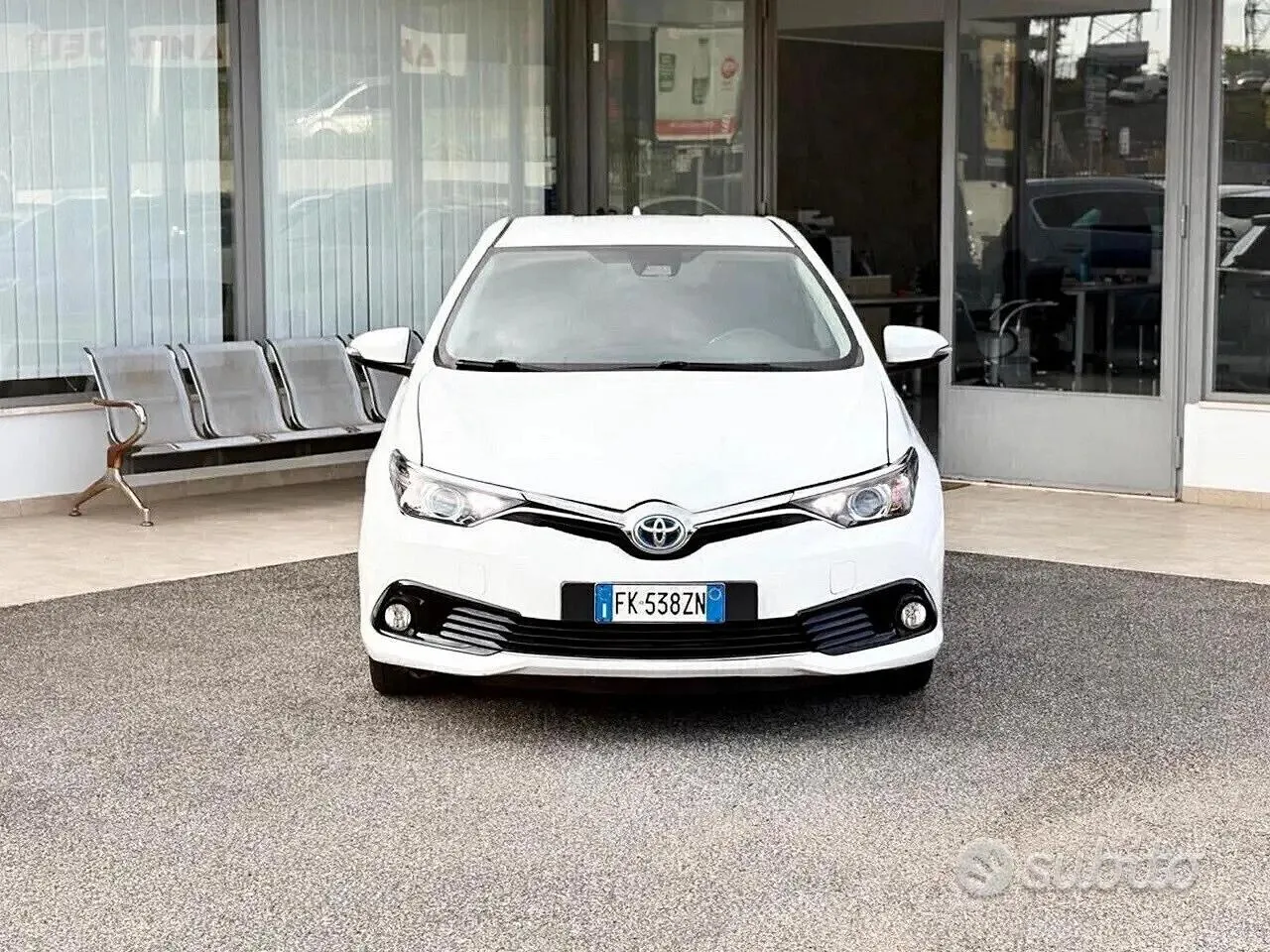 Toyota Auris 2017 photo 2