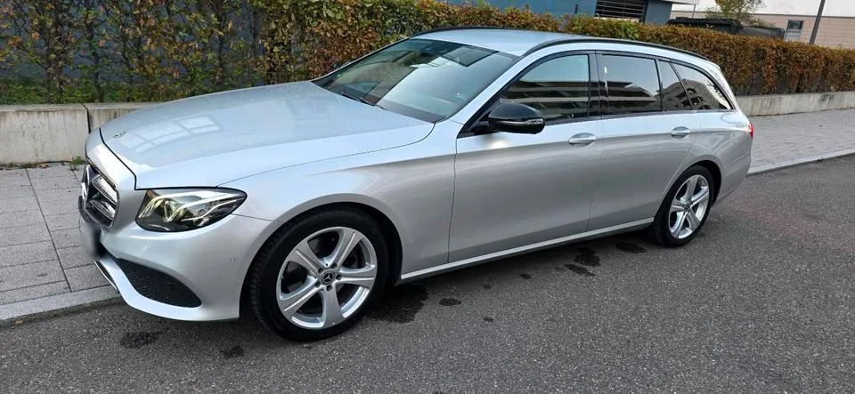 Mercedes-Benz E