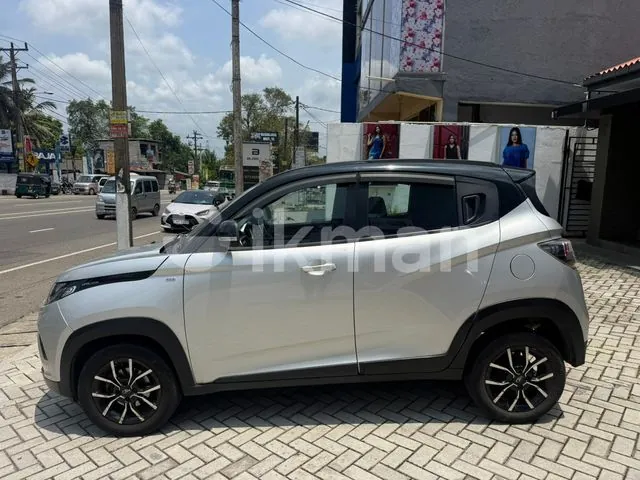 Mahindra Kuv 100 2021 photo 2
