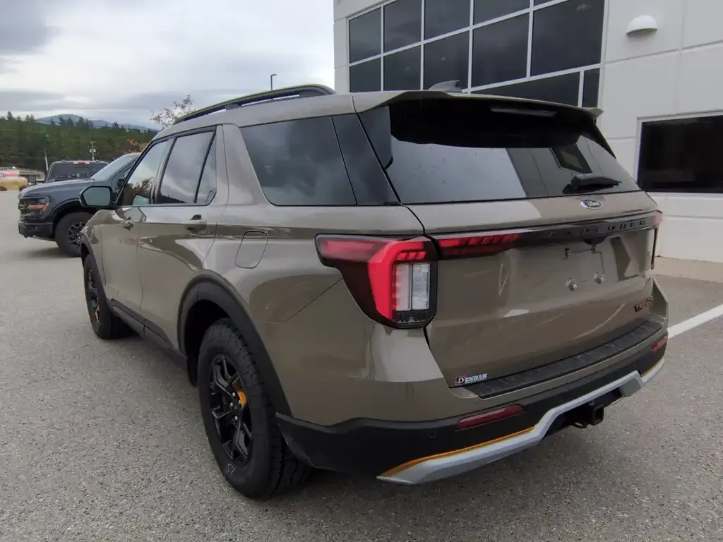 Ford Explorer 2026 photo 5
