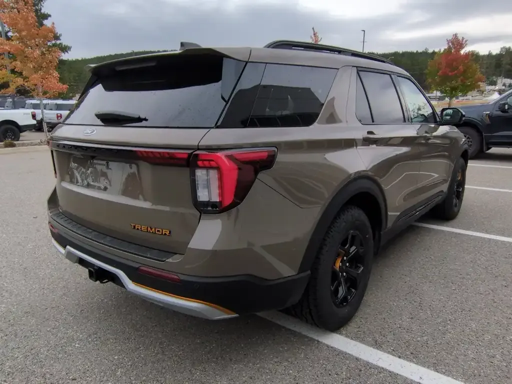 Ford Explorer 2026 photo 3