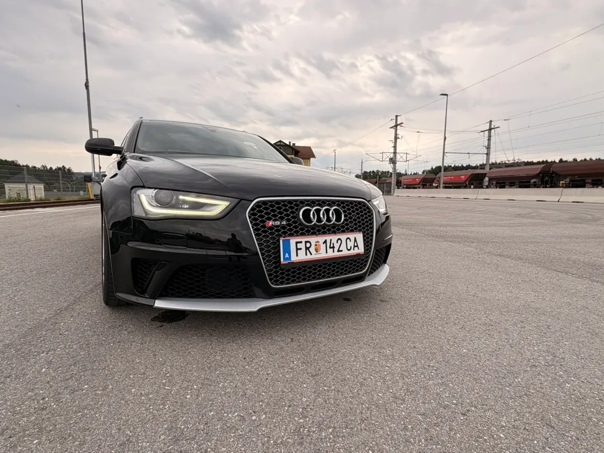 Audi A4 2013 photo 2