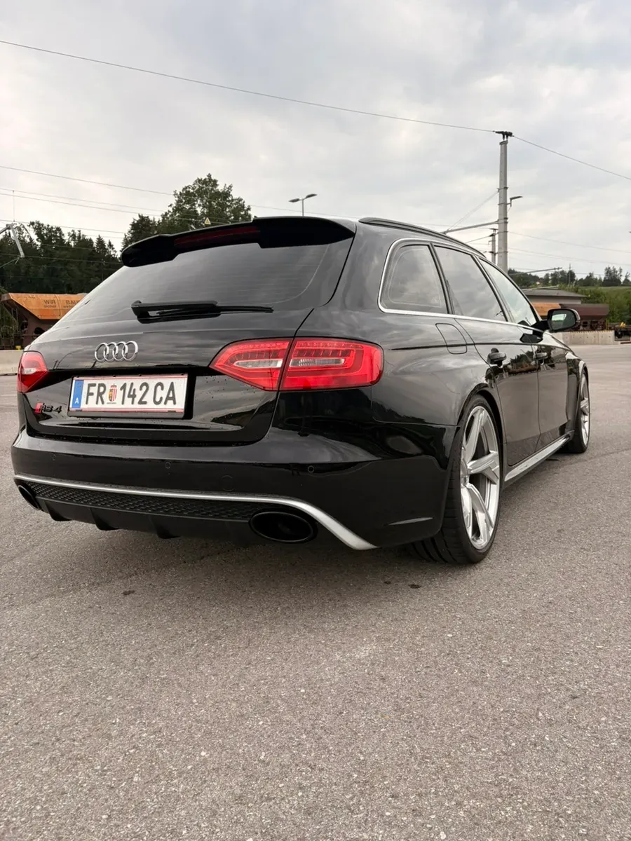 Audi A4 2013 photo 3