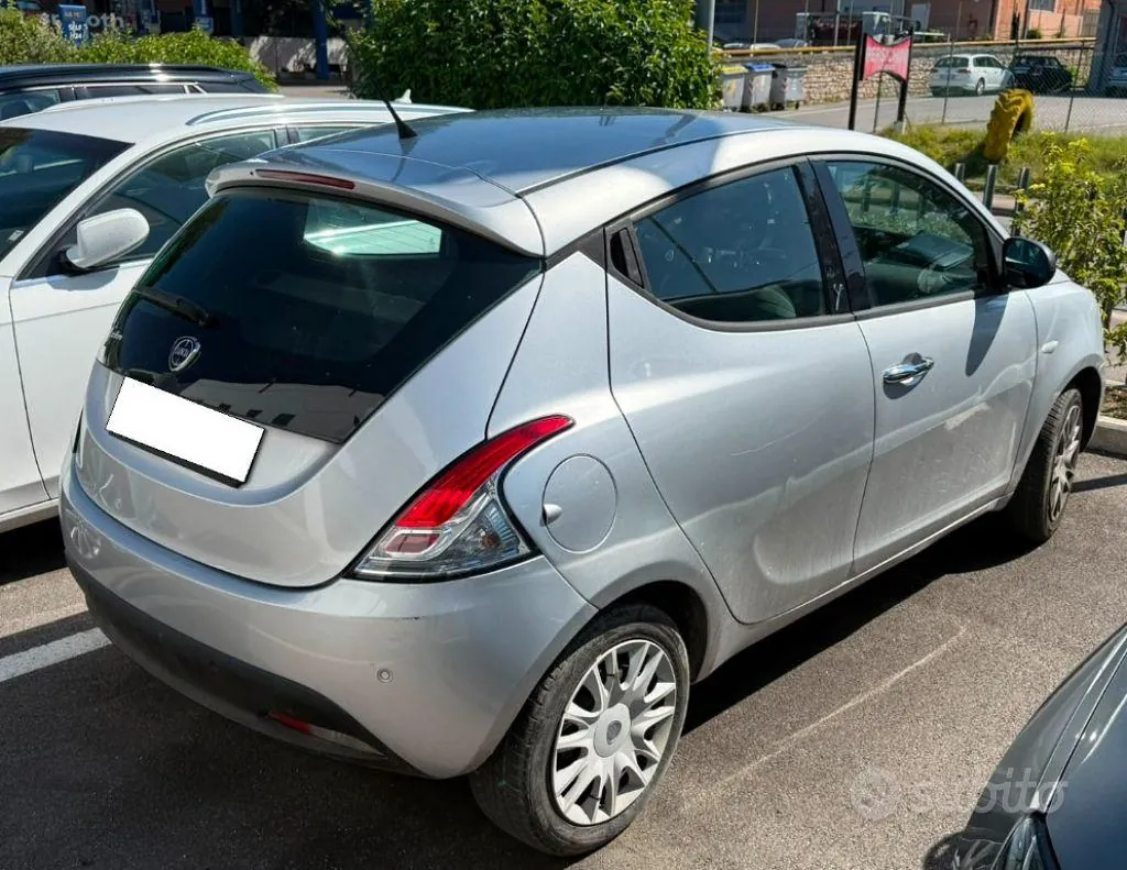 Lancia Ypsilon 2013 photo 3