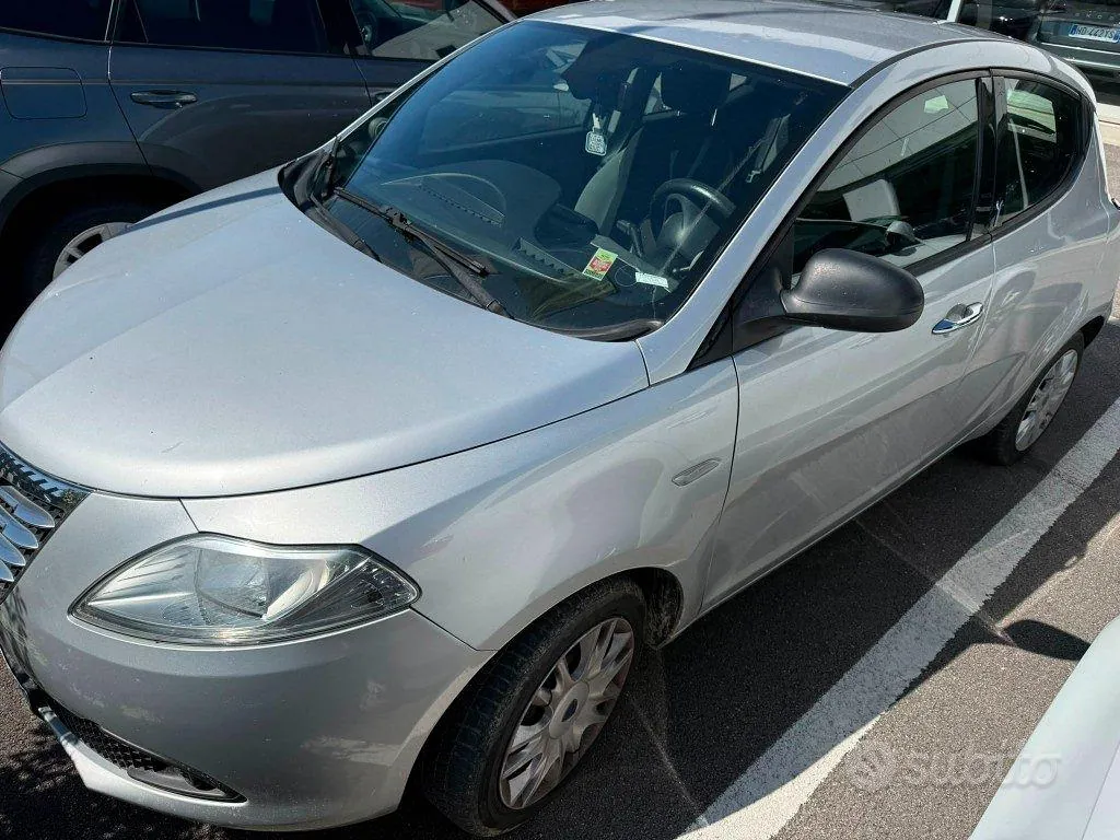 Lancia Ypsilon 2013 photo 2
