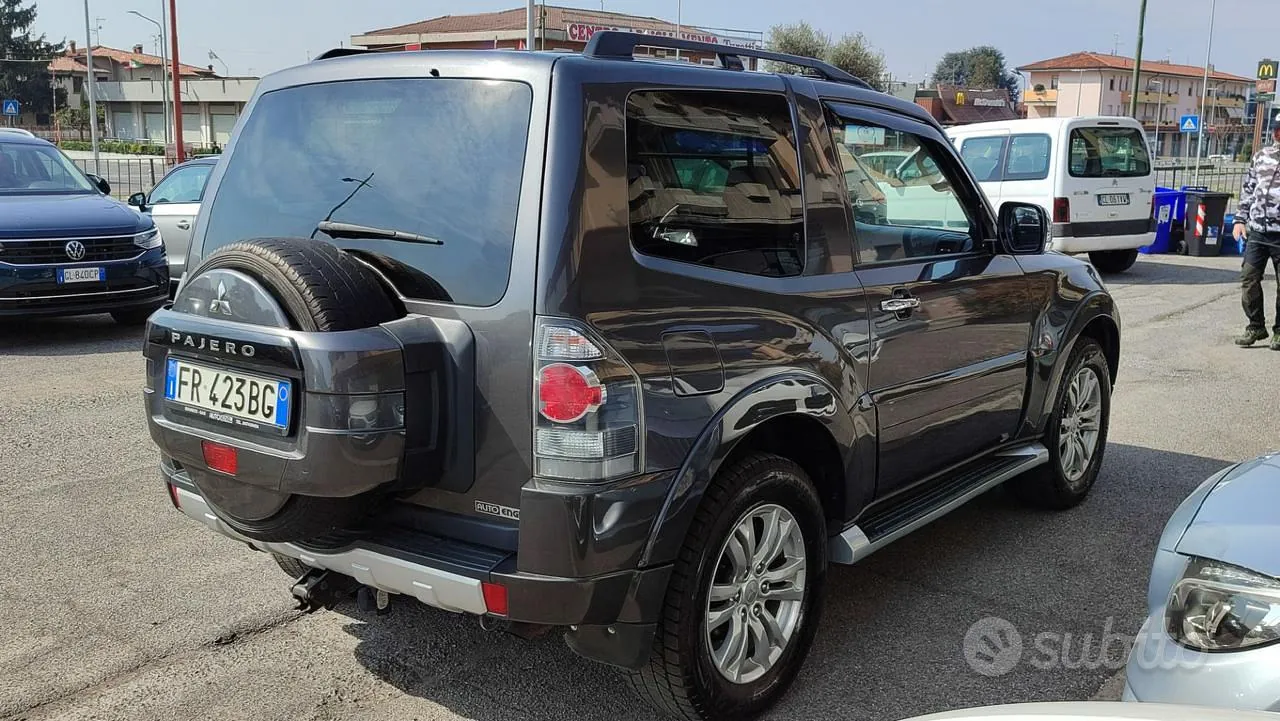 Mitsubishi Pajero 2018 photo 5