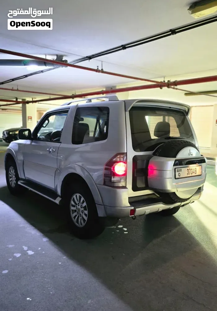 Mitsubishi Pajero 2011 photo 2